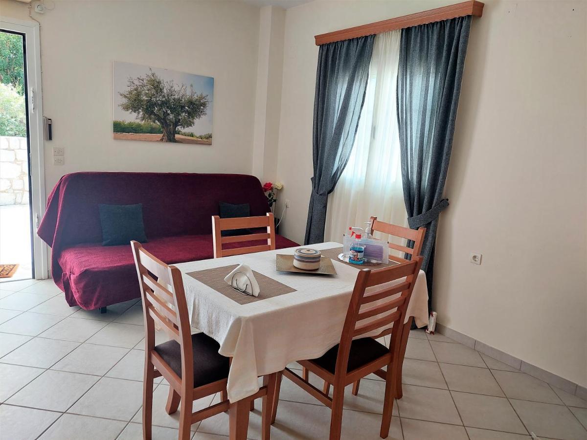 Casa Blanca Pyrgos Dirou