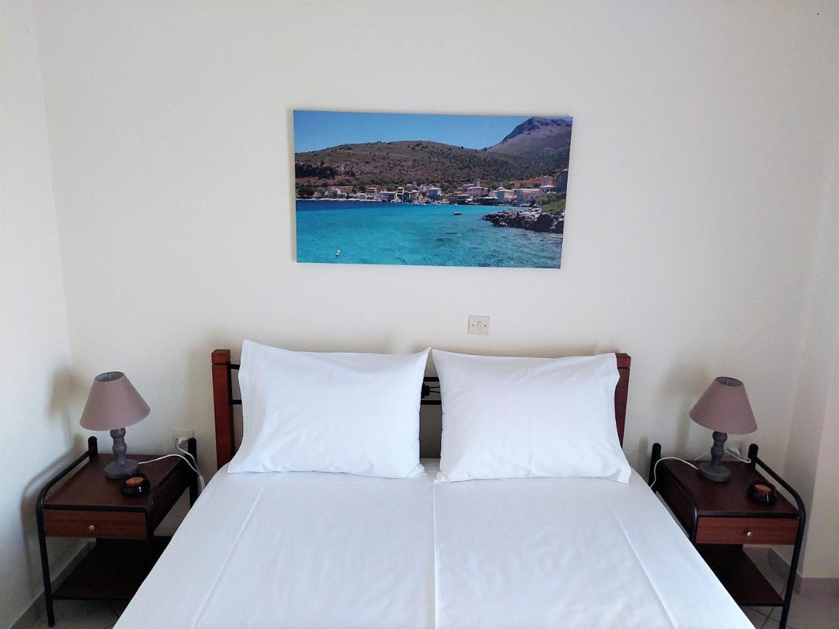 Casa Blanca Apartment Pírgos Dhiroú