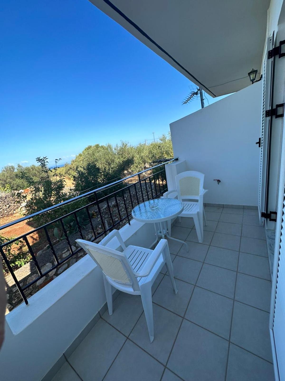 Casa Blanca Apartment Pyrgos Dirou